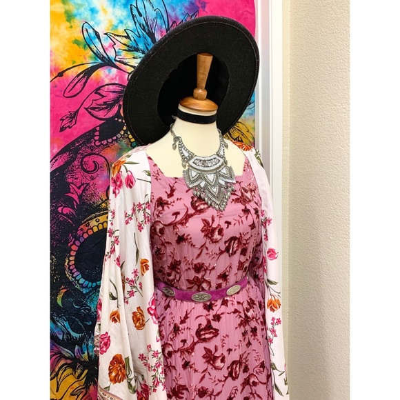 π Beautiful velvet rose tunic - Picture 11 of 11